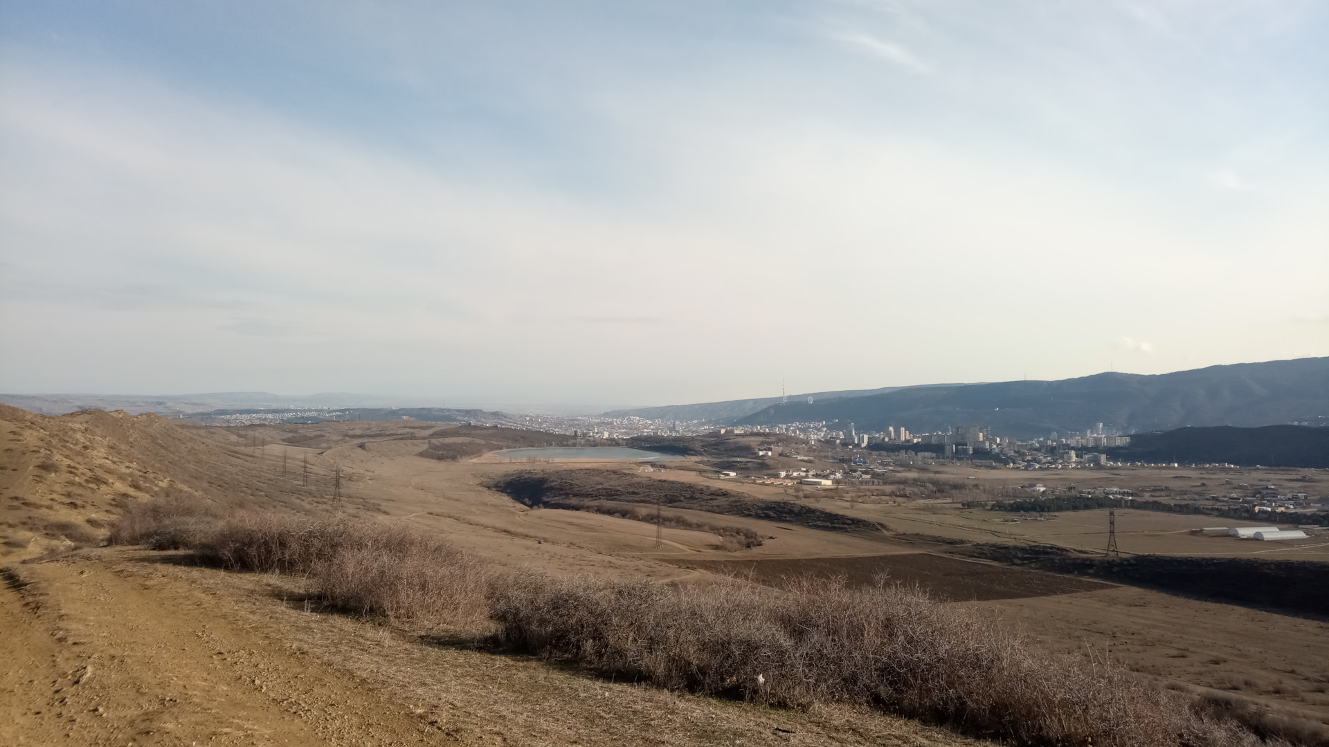Featured image of post 0207. Окрестности Тбилиси. Порвал колесо.