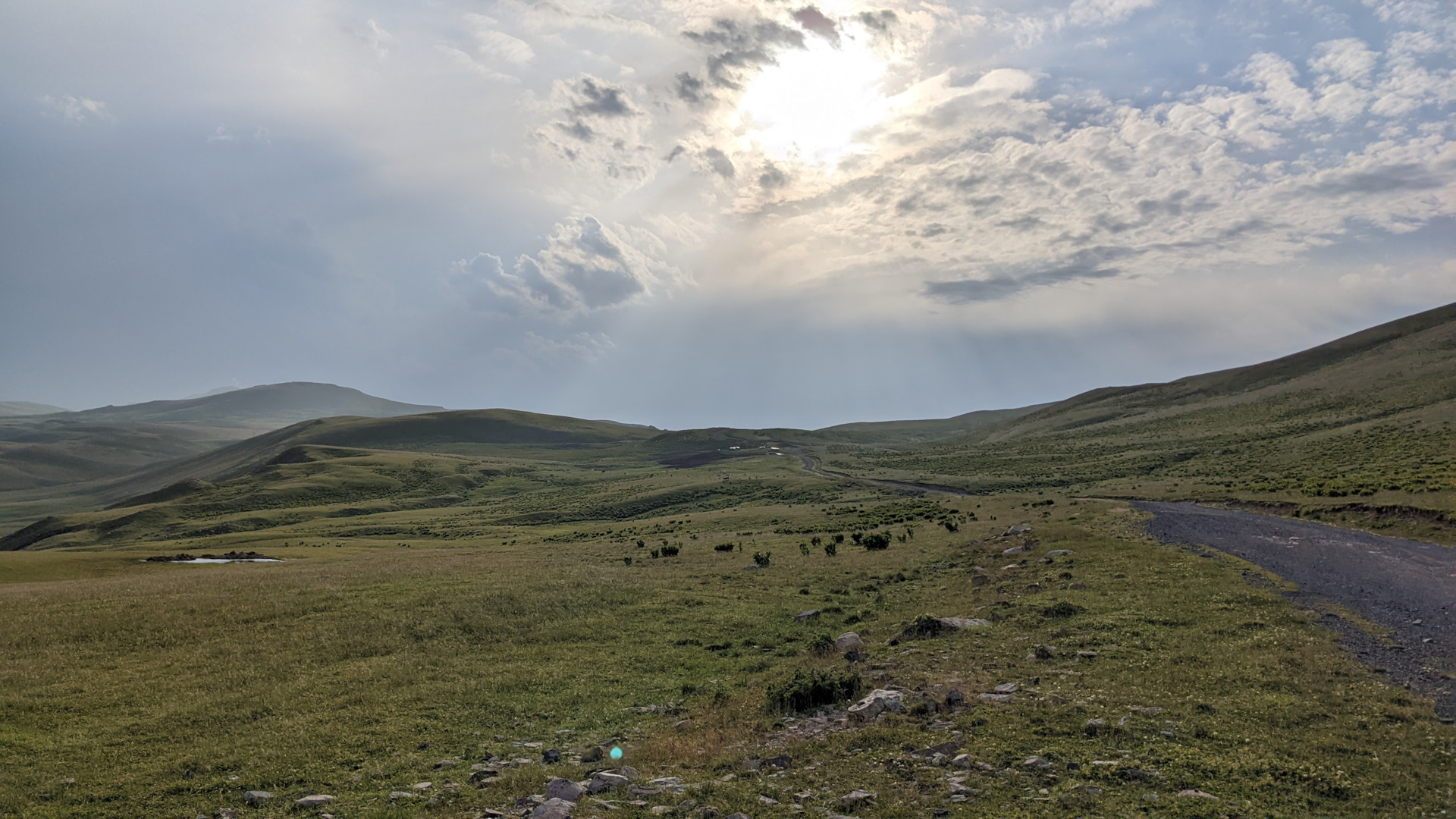 Грунтовка, щебёнка и в гору